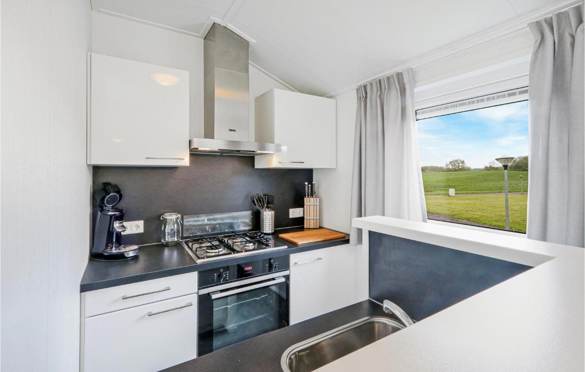 Amazing Home In Suesel With Kitchen Susel Exterior foto